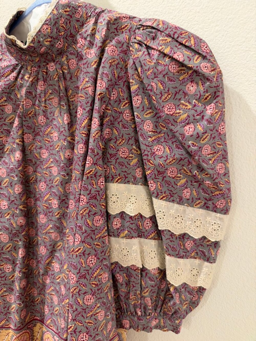 Hunter Bell Floral Bishop Sleeve Top, Size S, Grey Floral